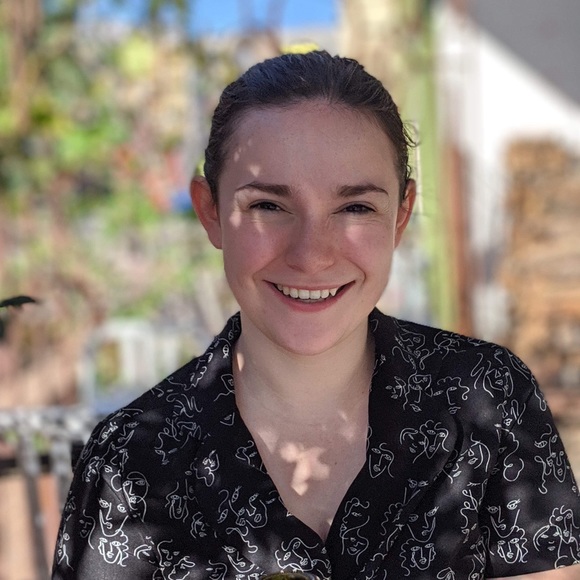 Meet your Posher, Hannah - Picture 2 of 4